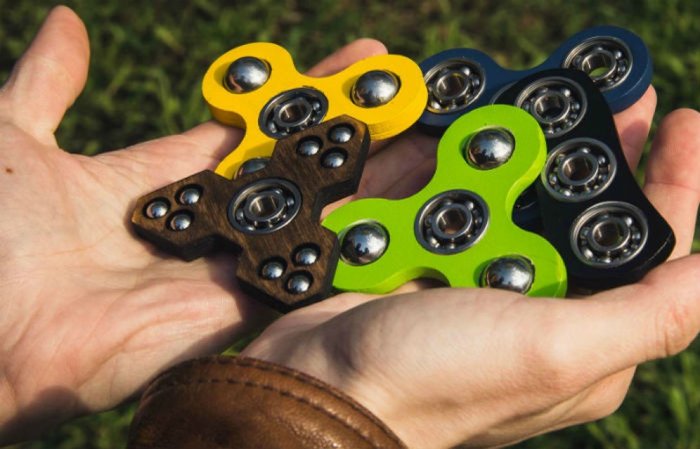 Роспотребнадзор признал спиннеры не влияющими на детскую психику