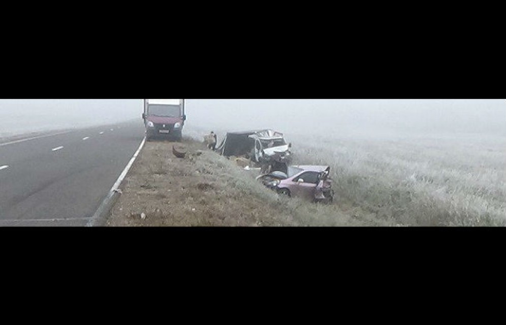 В Хакасии «ГАЗель» врезалась в стоящую на обочине «Хонду» 