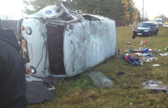 В Хакасии "Honda" не уступила дорогу "буханке": трое пострадавших