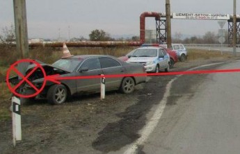 В Абакане водитель «Тойоты» врезался в столб — погибла пассажирка