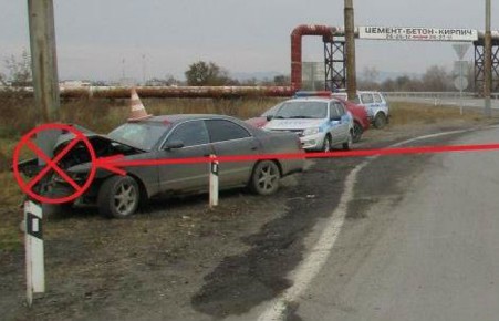 В Абакане водитель «Тойоты» врезался в столб — погибла пассажирка