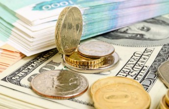 Рублю предсказали обвал из-за надутого спекулянтами пузыря