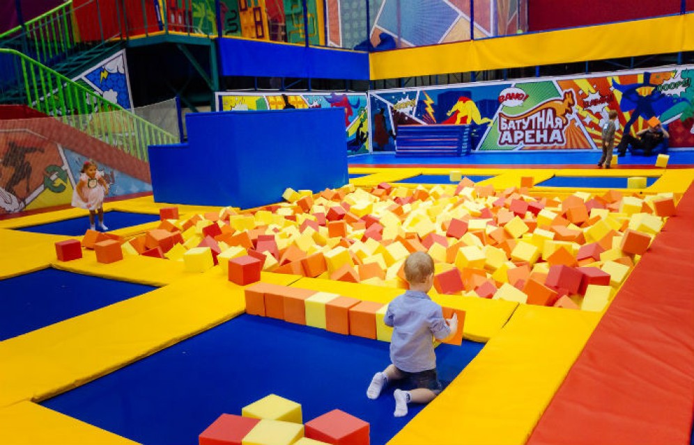 Мужчина погиб на батутах в торговом центре Красноярска