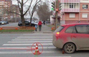 В Абакане на пешеходном переходе сбит школьник