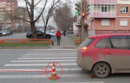 В Абакане на пешеходном переходе сбит школьник