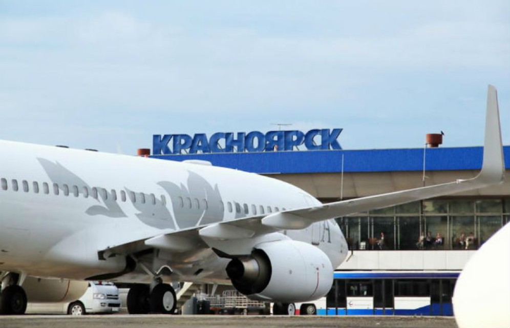Пассажир умер на борту самолета в аэропорту Красноярска