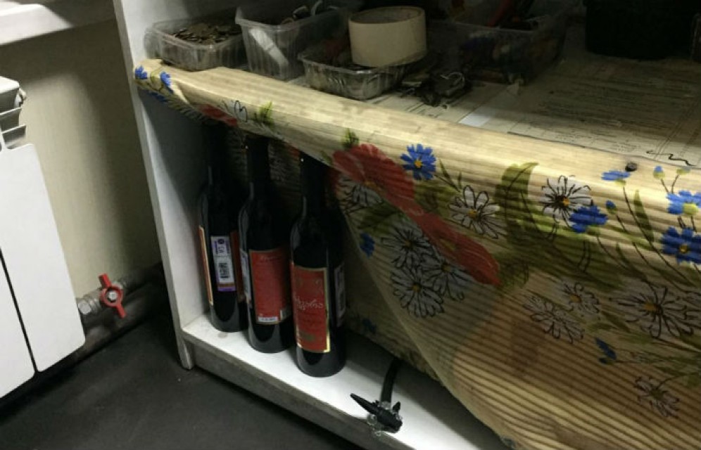 В Абакане непонятливый предприниматель во второй раз попался на незаконной торговле алкоголем