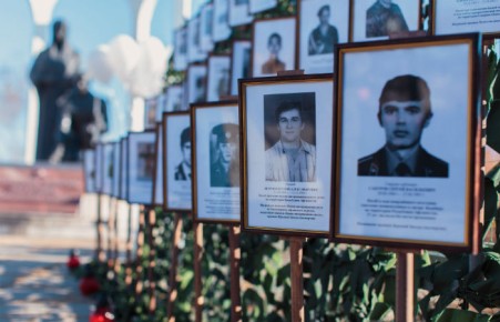 В Хакасии почтили память воинов, погибших в локальных войнах и вооруженных конфликтах