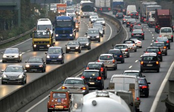 Минтранс предложил меры по замедлению дорожного движения