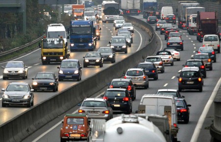 Минтранс предложил меры по замедлению дорожного движения