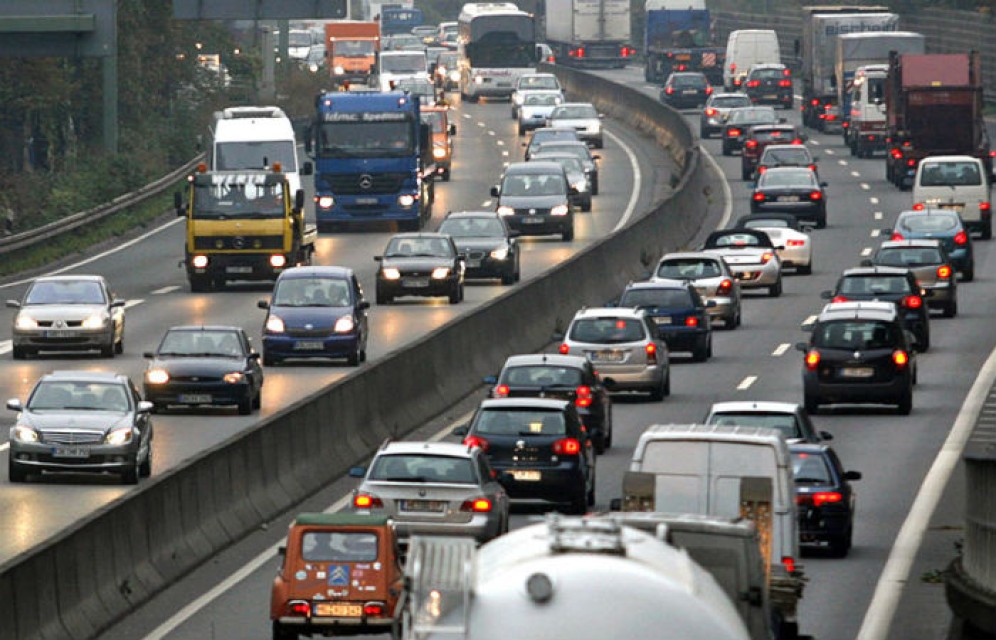 Минтранс предложил меры по замедлению дорожного движения