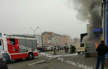 В Абакане загорелась инкассаторская машина