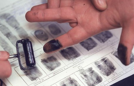 Жителям Абакана предлагают добровольно сдать отпечатки пальцев