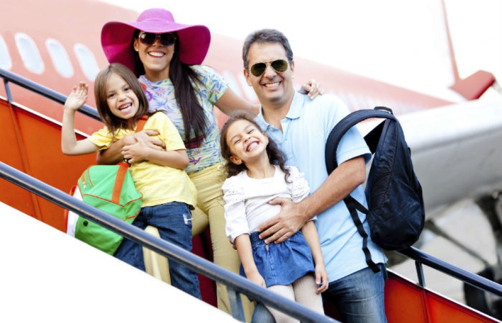 Миронов предложил вернуть родителям право на отпуск в удобное время 