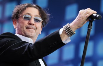 Выбраны 30 исполнителей для новогоднего эфира Первого канала