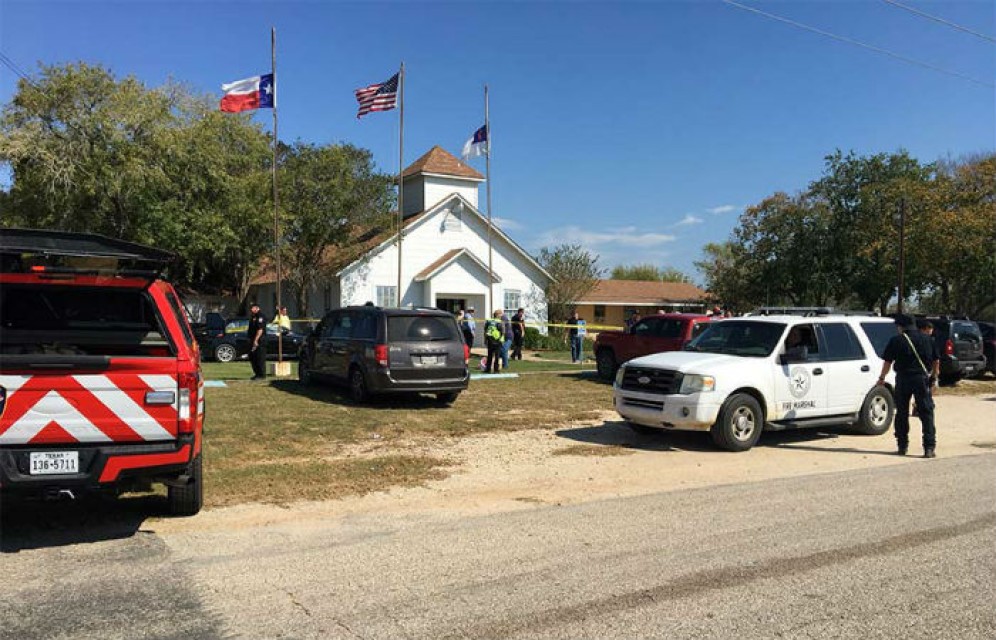 Почти 30 человек погибли при стрельбе в техасской церкви