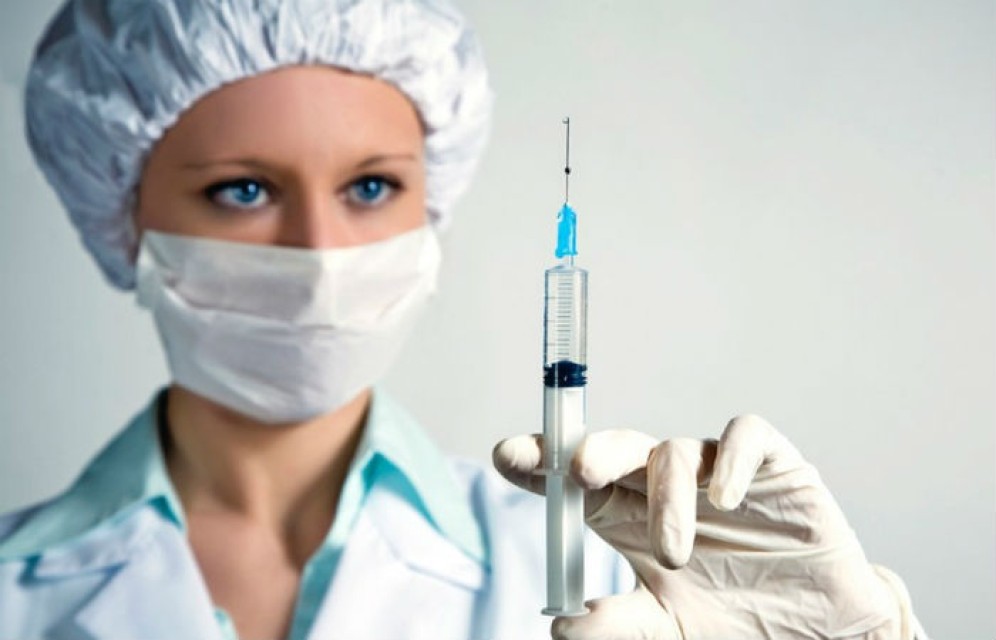 Роспотребнадзор предупредил, чем обернется "мода" на отказ от прививок