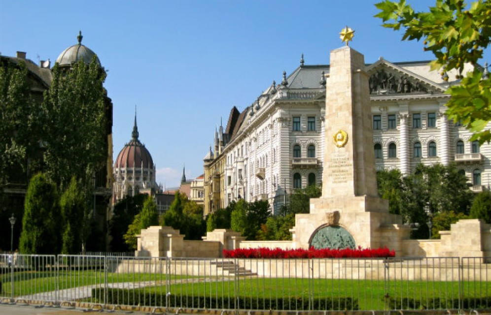 В Будапеште осквернили памятник советским воинам