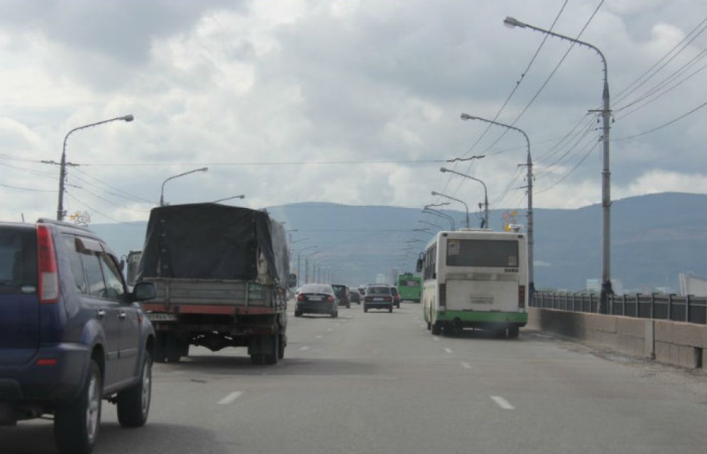 В Абакане завершен ремонт ограждения на Коммунальном мосту 