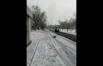 В Черногорске осваивают технологии укладки асфальта в снег