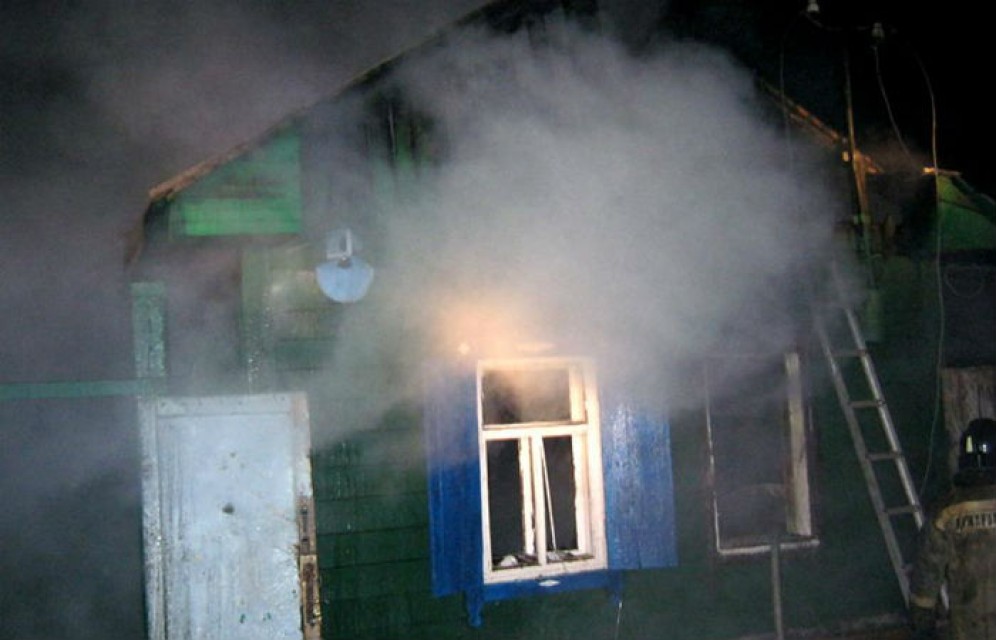 В Абакане на пожаре погибли мужчина и женщина