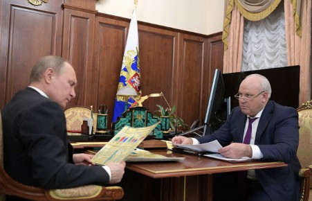 Глава Хакасии рассказал Владимиру Путину о ситуации в республике