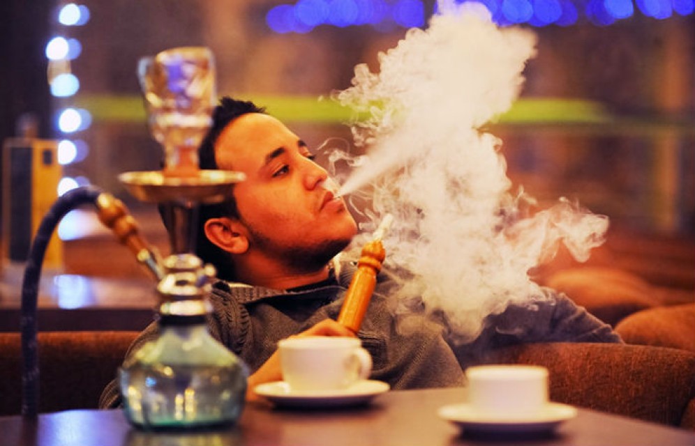 В России с 2019 года могут запретить курение кальянов в кафе