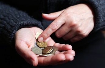 У россиян нет денег на еду, ЖКУ и лекарства