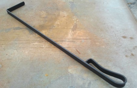 Житель Черногорска чуть не убил собутыльника кочергой