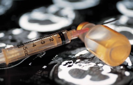 Житель Черногорска отправился в колонию за содержание наркопритона и грабеж