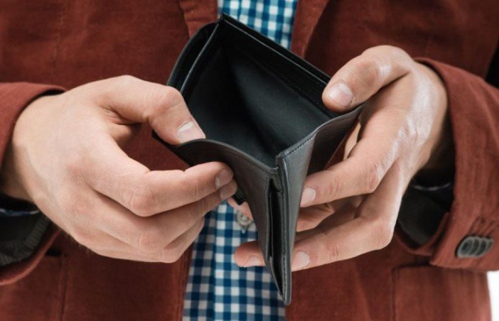 Медведев объяснил бедность россиян