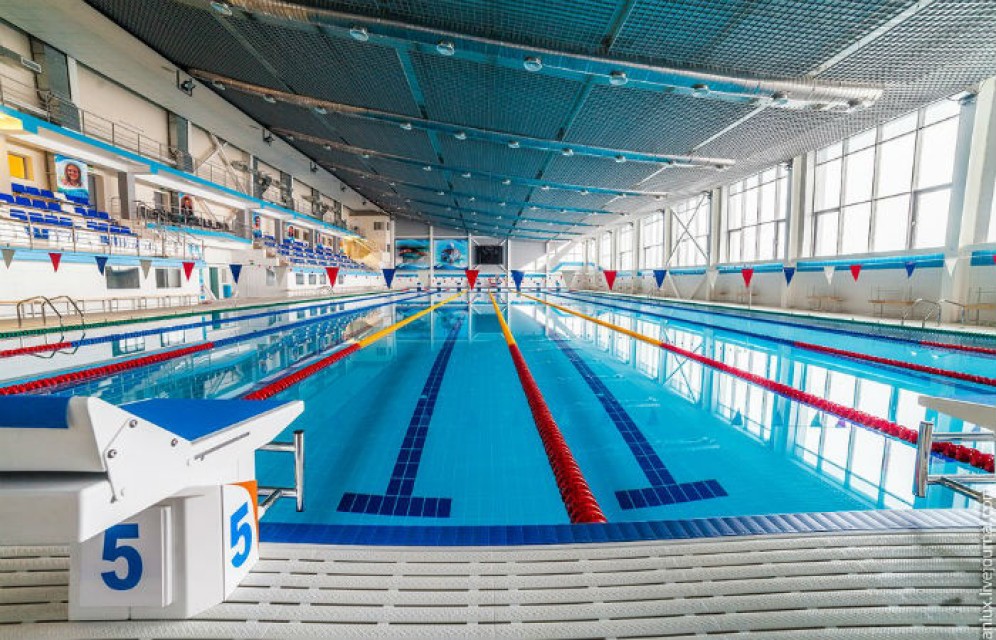 В абаканском бассейне погиб мужчина