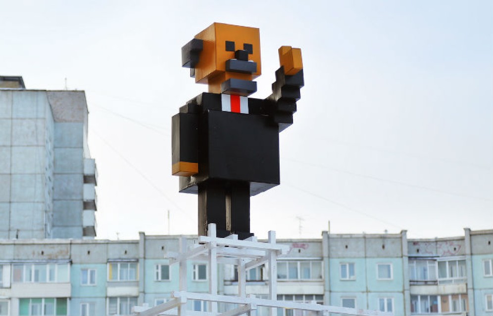 В Красноярске установили памятник Ленину из картона