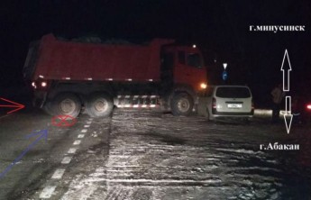 В Хакасии большегруз на трассе прижал «Тойоту»