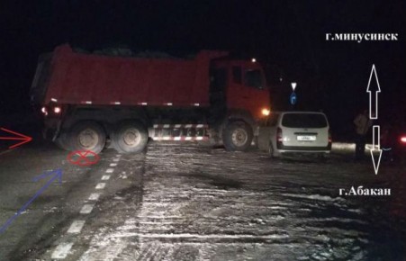 В Хакасии большегруз на трассе прижал «Тойоту»