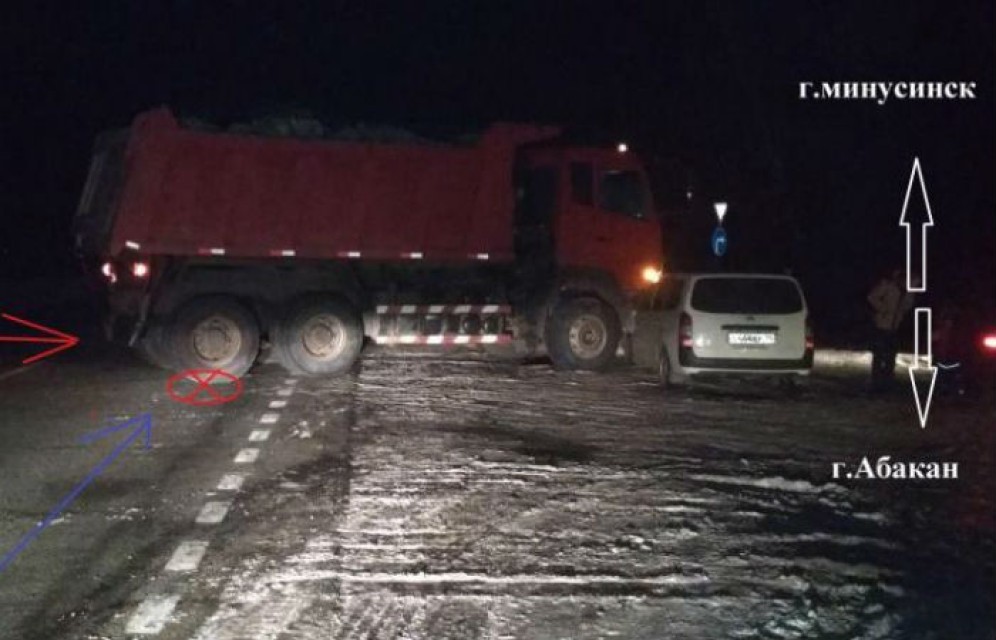 В Хакасии большегруз на трассе прижал «Тойоту»