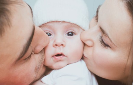 Выплаты за первенца в Хакасии составят 9,8 тыс. рублей