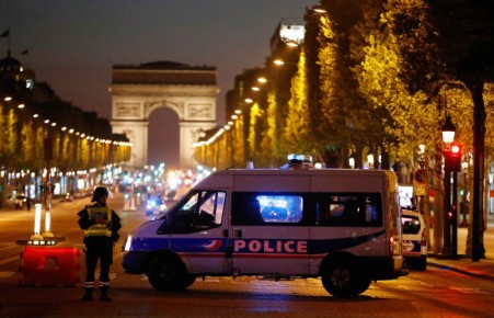 ИГ взяло на себя ответственность за нападение на полицейских в Париже