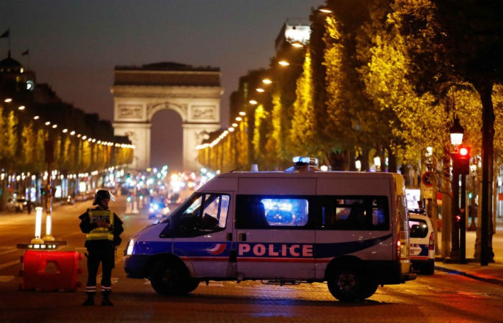 ИГ взяло на себя ответственность за нападение на полицейских в Париже
