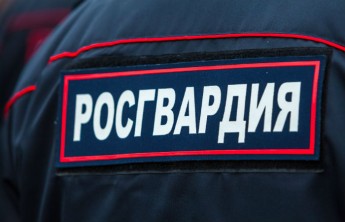 В Черногорске сотрудники Росгвардии задержали объявленного в розыск мужчину