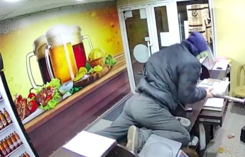 Житель Черногорска устроил погром в пивном магазине