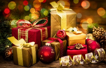 Большинство россиян мечтают получить на Новый год деньги, а получают шоколад 