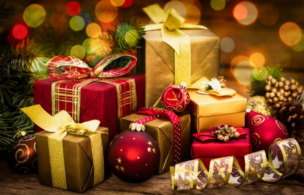 Большинство россиян мечтают получить на Новый год деньги, а получают шоколад 