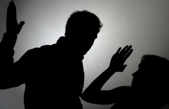 В Абакане посетитель кафе побил незнакомую ему девушку