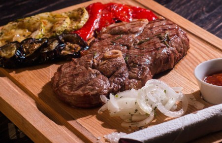 «Полосатый стейк» - для тех, кто знает толк в мясе