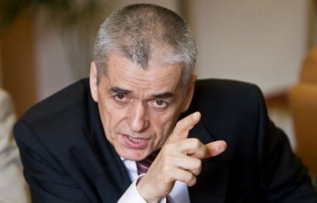 Онищенко посоветовал отказаться от поездок в теплые страны