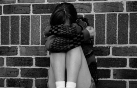 Жителя Хакасии будут судить за развращение двух школьниц