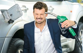 Бензин в 2018 году может подорожать на три рубля