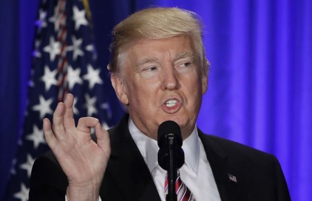 Трамп назвал себя гениальным