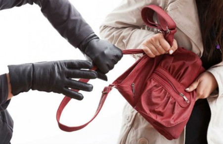 В Абакане грабителей задержали через десять минут после совершения преступления